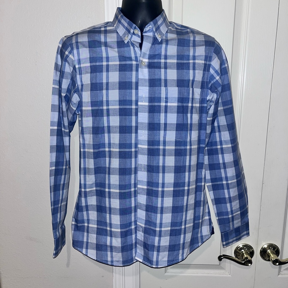 Van Heusen Slim fit button up shirt